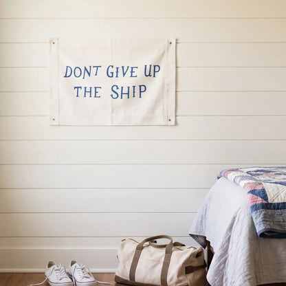 Don't Give Up the Ship-Banner Flag_BF-25x17-2B-WHT-BAN-12